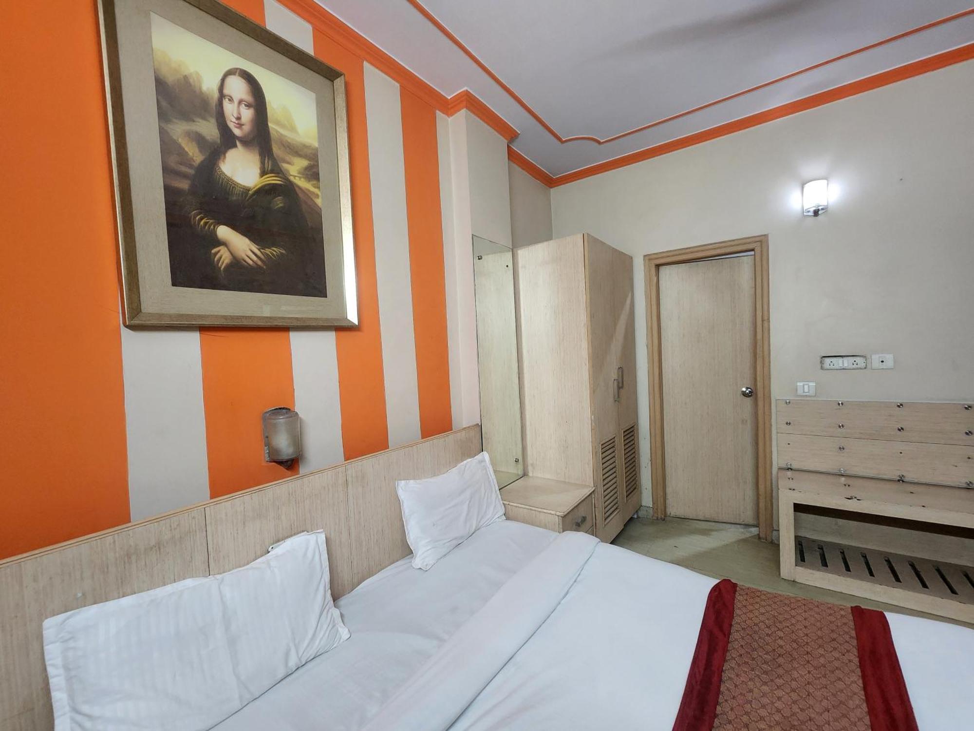Hotel Mid Town Delhi  Exterior photo