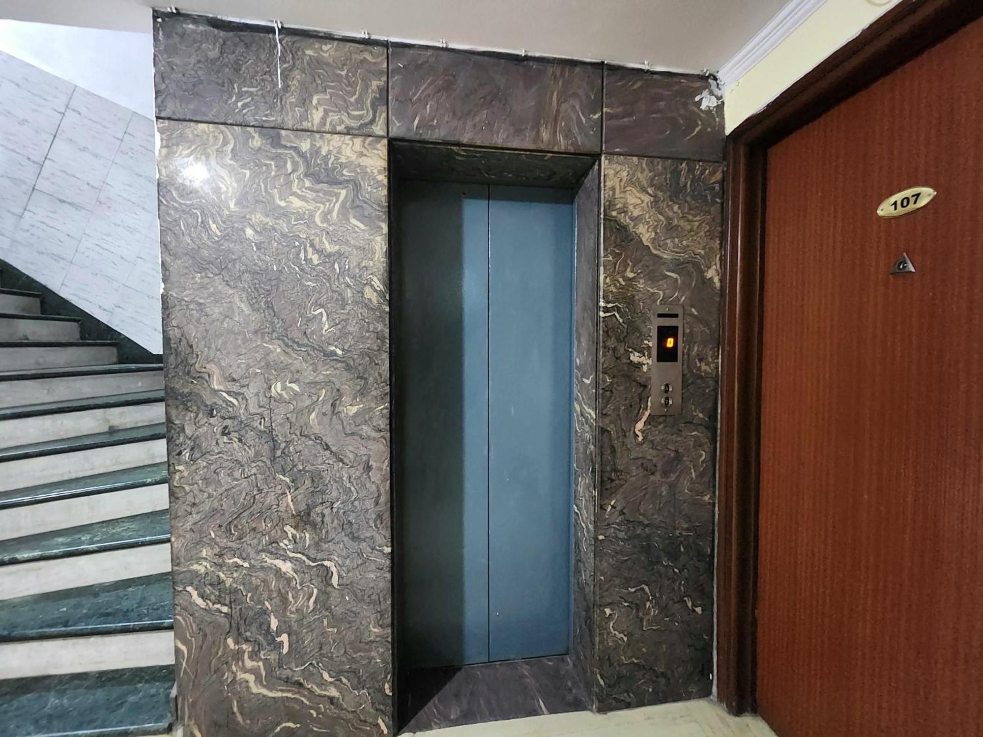 Hotel Mid Town Delhi  Exterior photo